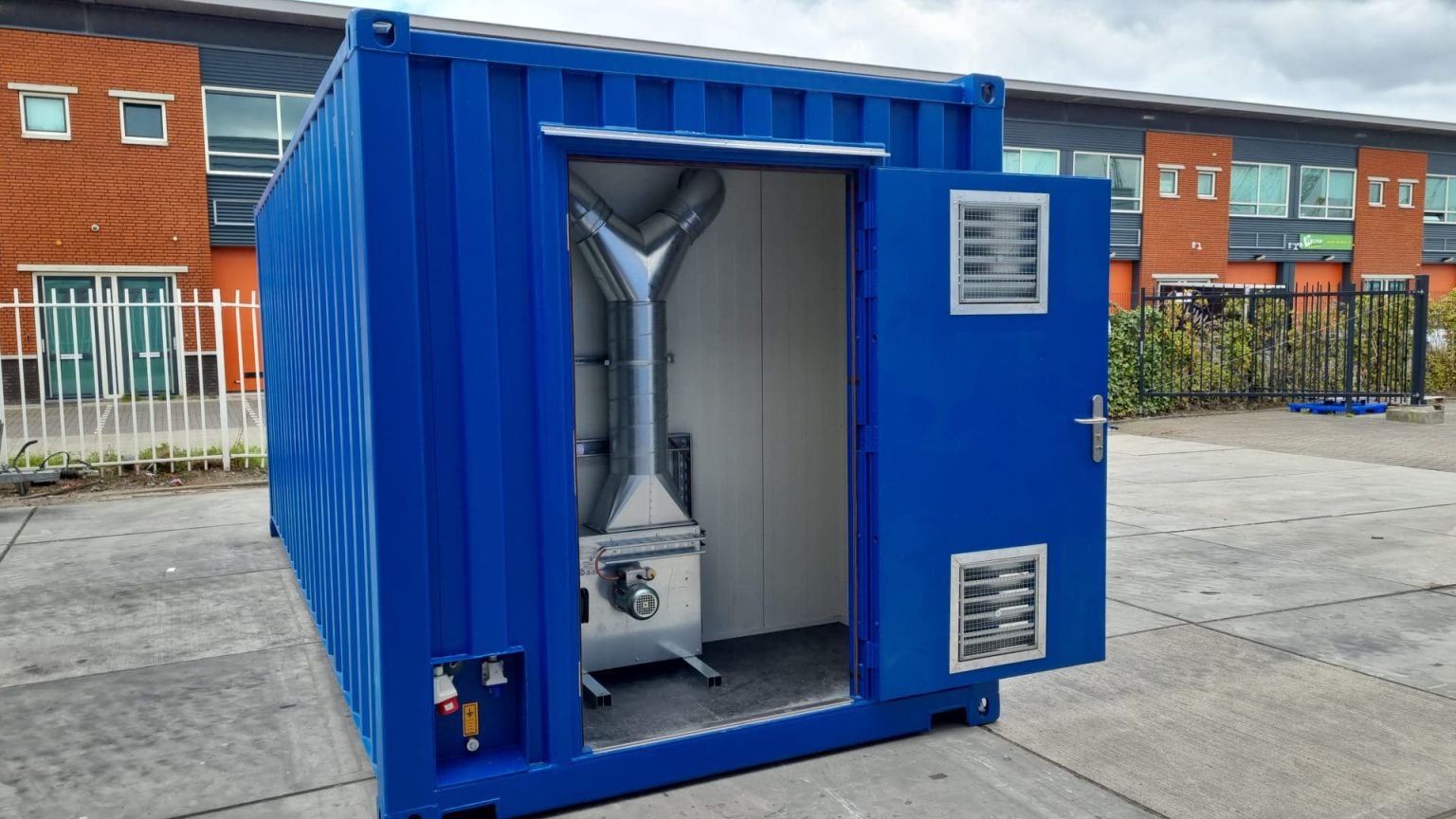 Hotroom Container: 20ft/40ft - Ideal for Industrial Use | VMCR